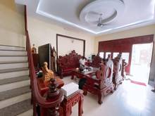 Hình ảnh Bán nhà khu Nguyễn huy Tưởng, DT: 68m2 , 4,5 Tầng ,Giá 6 tỷ ,ô tô đỗ c