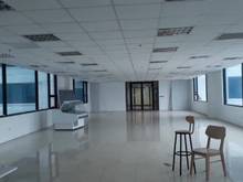 Hình ảnh Cho thuê MBKD tầng 1 mặt phố Nguyễn Hoàng,  300m2, MT 15m. 90tr/th