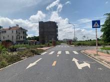 Hình ảnh Bán gấp lô GIÁP GÓC đất đấu giá Cự Khối dãy TT4, rẻ vô địch