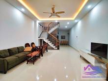 Hình ảnh Nhà 3 tầng 2PN gần biển Mỹ Khê - B553