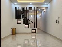 Hình ảnh Cần bán gấp nhà khu Chùa Láng, diện tích 51.9m2, sổ vuông. Giá 5.25 tỷ