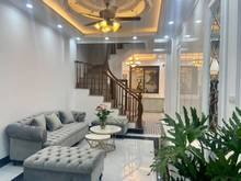 Hình ảnh Bán nhà Cầu Giấy 45m siêu đẹp,tặng full nội thất, gần hồ nhỉnh 5 tỷ