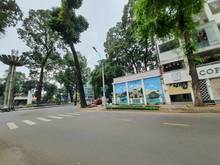 Hình ảnh Nhà bán đường Nguyễn Đình Chính 18x50m (NH 42m) 1584m2. Gía: 220 Tỷ