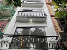Hình ảnh Cho thuê nhà MP Trung Hòa 70mx 5 Tầng, vỉa hè lớn, Kinh Doanh đắc địa