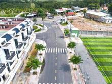 Hình ảnh Nhà phố mặt tiền Vietsing - Phú Chánh