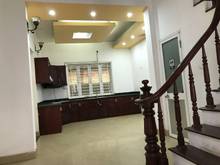 Hình ảnh Gia đình cần bán nhà 147m 3 tầng mặt hồ Giang Biên giá 17 tỷ