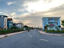 Hình ảnh Bán đất đấu giá Cự Khối, dãy TT8, 2 mặt thoáng, gần sát căn góc
