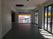 Hình ảnh Nguyên Căn 3 Lầu hơn 240m2 thiết kế + nội thất Văn Phòng có sẵn
