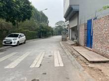 Hình ảnh Bán đất đấu giá A1 Cự Khối, 65,2m view sân nhà văn hóa giá 78tr/m