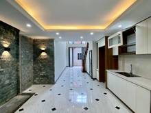 Hình ảnh Bán gấp nhà phố 8/3, 47M2*5 TẦNG, 7 TỶ, ô tô đỗ cửa, 3 mặt thoáng