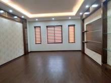 Hình ảnh Cho thuê nhà 70m2 5 tầng ngõ 121 Thái Hà mới đẹp làm vp, giá 25triệu