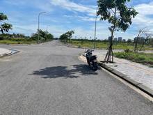 Hình ảnh Cần bán Lô Fpt trục thông ra sông cổ cò