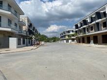 Hình ảnh Cần bán căn nhà thô 1 trệt 3 lầu dt đất 95m2 tại kdc Giai Đoạn III