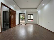 Hình ảnh Bán nhà phố Tôn Thất Tùng, Đống Đa,dt 47m2, 5 tầng mới đẹp, sân cổng
