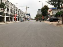 Hình ảnh Chính chủ cần tiền bán gấp căn shophouse Sông Hồng mặt phố