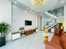Hình ảnh Nhà MẶT TIỀN Trần Thái Tông, 3 tầng 3pn 3wc + SÂN THƯỢNG TRƯỚC bao đẹp