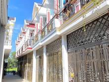 Hình ảnh Bán nhà phố 1 trệt 1 lầu 1 lững ngay kcn tân đức đức hoà Long An
