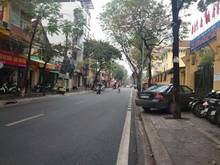 Hình ảnh Gia đình cần bán nhà phố Cửa Bắc, 62m2, ngang 5m. Ô tô. Kinh doanh.