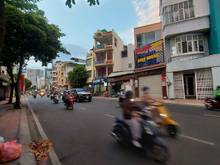 Hình ảnh Mặt tiền Đào Duy Anh VP cho thuê- dtcn 131m2 ngang to 5.6m- HĐT 7100$/