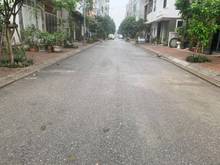 Hình ảnh Cần bán 50m2 vị trí đẹp Khu TĐC Thạch Bàn, đường 13m, giá rất hợp lý!
