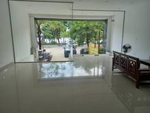 Hình ảnh Cần bán gấp toà nhà văn phòng mặt Hồ Linh Đàm. 248m2. 8 tầng.