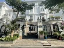 Hình ảnh Cho thuê biệt thự khu compound Quận 7 có hầm 9 phòng ngủ 69 triệu