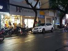Hình ảnh Cho Thuê Nhà Nguyên Căn Đường Lê Văn Sỹ 5x20 3 Lầu Trống Suốt Q3