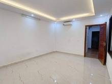 Hình ảnh Bán Nhà Phân lô 5 tầng mới đẹp ngõ 68 Trung Kính Mặt tiền 5m gara ô tô