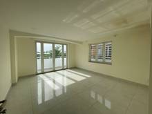 Hình ảnh Chia sẻ văn phòng tầng 1 trong nhà nguyên căn. Đang làm showroom