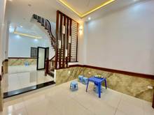 Hình ảnh Bán nhà 6 tầng mới keng Lạc Long Quân chỉ 6,5 tỷ