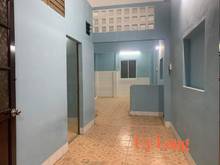 Hình ảnh CC đời đầu, xe hơi đỗ, ngang gần 5m, P2 Q5, cách MT 30m