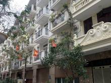 Hình ảnh Cho thuê nhà khu đô thị 96 Nguyễn Huy Tưởng, 70m2 * 5 tầng, thang máy.