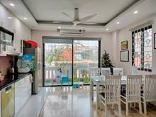 Hình ảnh Bán nhà đẹp phân lô, giá 11.9 tỷ. Hoàng quốc việt, thang máy, ô tô