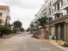 Hình ảnh Chính chủ cần sang nhượng gấp căn biệt thự nằm tại trung tâm khu 31ha