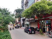 Hình ảnh Mặt phố Đặng Thù Trâm 7 tầng thang máy vỉa hè rộng.
