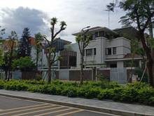 Hình ảnh Cho thuê Biệt thự phố Trần kim xuyến, yên hòa 300m2x3T, nhà đẹp