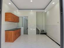 Hình ảnh Nhà quận 4, nguyễn tất thành, hxh 5m5, ngang 4m, giá chỉ 2 tỷ 550.