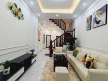 Hình ảnh Nhỉnh 3 tỷ, Bán nhà siêu thoáng ở ngay, phố Đội Cấn, Dt 38m2x5T, Mt 4m