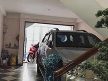 Hình ảnh Bán nhà  3 tháng 2 Quận 10 HXH to chà bá đi ngang qua nhà. 150tr m2