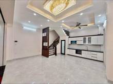 Hình ảnh Nhà phố Vũ Tông Phan, 5 tầng 3 ngủ, ba gác đỗ cửa, SĐCC, hướng mát mẻ