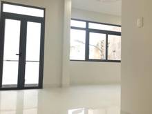 Hình ảnh Nhà 5 Tấm Xe Hơi Đậu Trong Nhà Ở Nguyễn Thượng Hiền Bình Thạnh