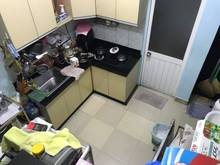 Hình ảnh NHÀ mặt tiền kinh doanh giá rẻ . Trung tâm Quận 3 .