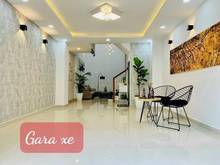 Hình ảnh Bán nhà quận Gò Vấp, 4 phòng ngủ, có gara xe hơi 7 chỗ trong nhà.