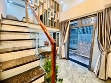 Hình ảnh Cần bán nhà nhỏ nội thất cao cấp liền kề khu chế xuất Tân Thuận q7.