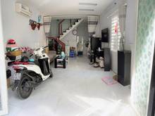 Hình ảnh Phạm Văn Chiêu, xe hơi đỗ cửa, nhà MỚI ở ngay