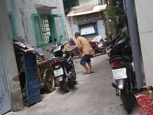 Hình ảnh Bàn nhà nát. Sư Vạn Hạnh. Quận 10