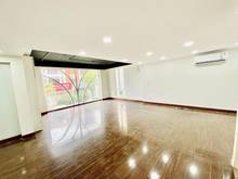 Hình ảnh Cho thuê nhà mặt tiền Cống Quỳnh Quận 1. 5x20m trệt 3 lầu