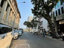 Hình ảnh Chính chủ đang kẹt bank cần bán gấp biệt thự MT Paseur 5.5x40m NH