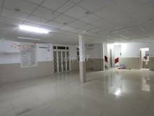 Hình ảnh cần cho thuê nhà 8x18m hầm trệt 3 lầu mặt tiền Bành Văn Trân