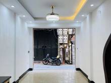 Hình ảnh Bán nhà đẹp TT Cầu Giấy  40m2x5T , gần phố, gần Ô TÔ, chỉ gần 4 Tỷ.